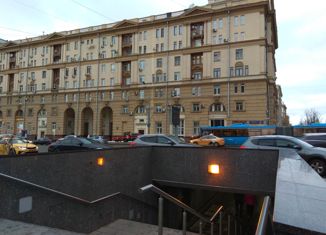 Продается 4-ком. квартира, 107 м2, Москва, улица Новый Арбат, 30/9, район Арбат