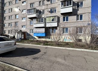 Продаю 1-ком. квартиру, 40 м2, Еврейская АО, улица Шолом-Алейхема, 121к1