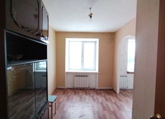 Продаю трехкомнатную квартиру, 60 м2, поселок городского типа Уруссу, Уруссинская улица, 17