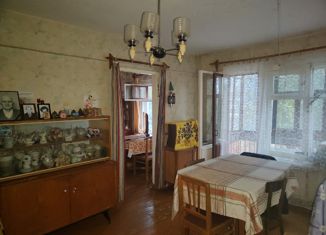 Продаю 3-ком. квартиру, 58 м2, Коряжма, улица Кутузова, 12