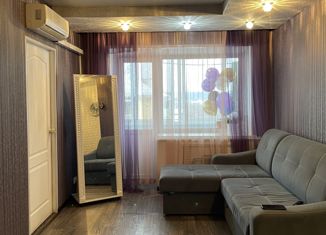 Продается трехкомнатная квартира, 55 м2, Курганская область, улица Свердлова, 107
