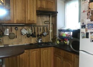 Продается 3-комнатная квартира, 59 м2, Москва, улица Введенского, 19к1, метро Беляево