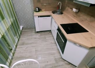 Продается трехкомнатная квартира, 65 м2, Чулым, Семафорная улица, 7