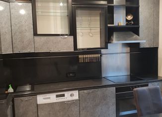 Продам 3-комнатную квартиру, 75 м2, Москва, улица Лескова, 8, улица Лескова