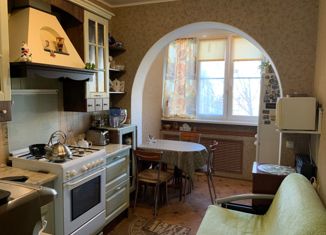 Продаю трехкомнатную квартиру, 72.5 м2, Астрахань, проезд Николая Островского, 4к1, Советский район