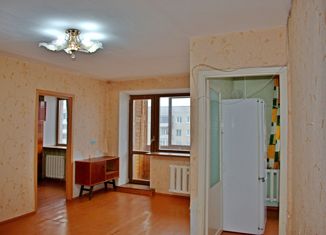 Продается двухкомнатная квартира, 45.3 м2, Кемерово, проспект Шахтёров, 43