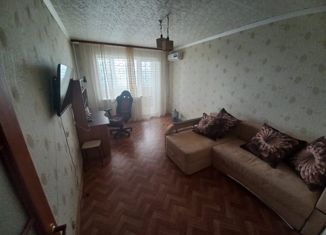 Сдам в аренду однокомнатную квартиру, 36 м2, Владивосток, улица Нейбута, 77