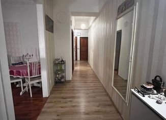 Продам трехкомнатную квартиру, 74 м2, Псковская область, Вокзальная улица, 48