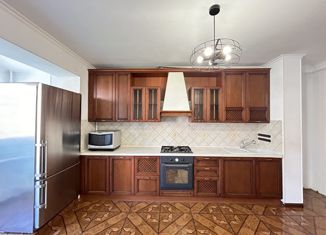 Продается 3-комнатная квартира, 71.8 м2, Обнинск, улица Гагарина, 17