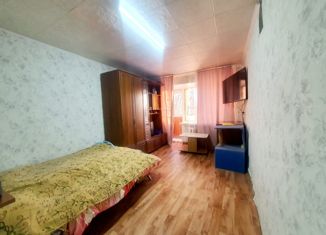 Продам трехкомнатную квартиру, 54.3 м2, Северск, Коммунистический проспект, 60