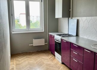 Продам 3-ком. квартиру, 62.6 м2, Екатеринбург, улица Черепанова, 24, Верх-Исетский район