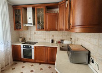 Продам 2-ком. квартиру, 60 м2, Красноярский край, улица Авиаторов, 42