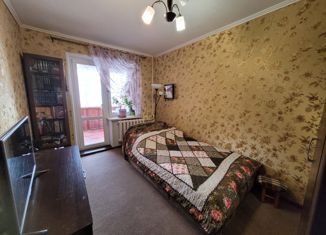Продам 3-ком. квартиру, 62.7 м2, Боровичи, Московская улица, 50