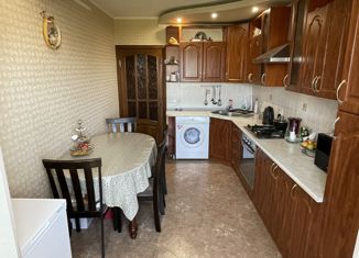 Продается 3-комнатная квартира, 69 м2, Краснодар, улица Фадеева, 15, улица Фадеева