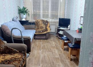 Продам 3-комнатную квартиру, 49 м2, поселок городского типа Шушенское, квартал Строителей, 28
