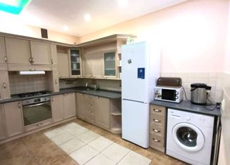 Продается дом, 314 м2, поселок городского типа Уруссу, улица Островского