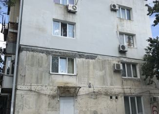 Продается 1-ком. квартира, 30 м2, Алупка, улица Василия Сурикова, 6