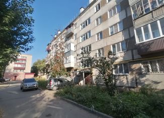 Продаю 3-ком. квартиру, 60 м2, Казань, улица Комарова, 20