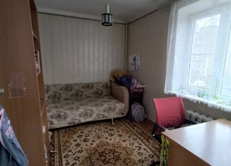 Продается 4-комнатная квартира, 60 м2, поселок городского типа Афипский, Краснодарская улица, 32