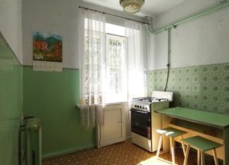 Продаю двухкомнатную квартиру, 43.2 м2, Полевской, микрорайон Черёмушки, 14