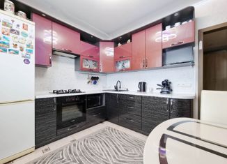 Продам 2-ком. квартиру, 59.9 м2, Орёл, улица Емлютина, 20, микрорайон Зареченский