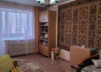 Продается трехкомнатная квартира, 58 м2, Менделеевск, улица Бурмистрова, 11
