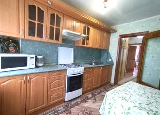 Трехкомнатная квартира на продажу, 62.6 м2, Павловск, микрорайон Гранитный, 32