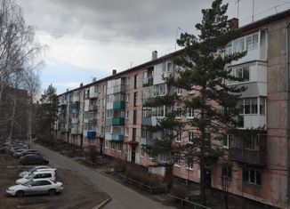 Продаю 2-ком. квартиру, 41.4 м2, Осинники, улица Победы, 48