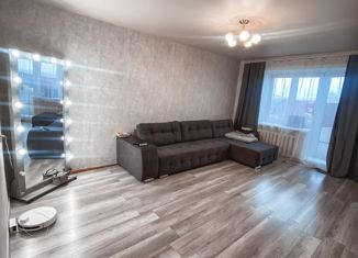 Продам 2-ком. квартиру, 57.2 м2, село Рощино, Майская улица, 3