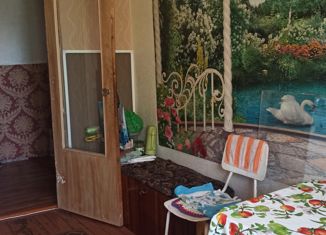 Продаю трехкомнатную квартиру, 71.1 м2, поселок городского типа Кугеси, Советская улица, 72