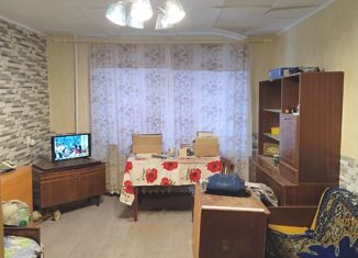 Продаю четырехкомнатную квартиру, 77.8 м2, Волхов, улица Вали Голубевой, 15/32