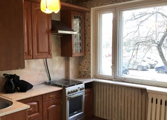 Четырехкомнатная квартира на продажу, 82.8 м2, Гатчина, проспект 25 Октября, 67