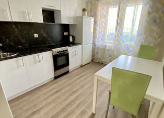 Продается 1-комнатная квартира, 37 м2, Нижний Новгород, улица Сергея Акимова, 5, микрорайон Мещерское Озеро-2
