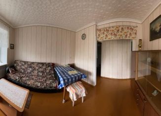 Продаю 3-комнатную квартиру, 40 м2, поселок городского типа Черлак, Почтовая улица, 4