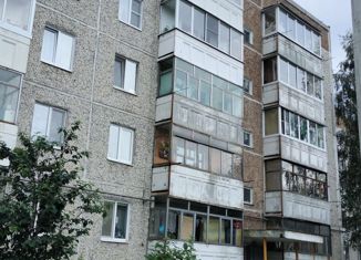 Продам 2-комнатную квартиру, 50.4 м2, Первоуральск, Трактовая улица, 35