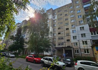 Продаю трехкомнатную квартиру, 60 м2, Курск, улица Димитрова, 75