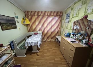 Продажа 2-комнатной квартиры, 57 м2, Элиста, улица Илишкина, 41/4