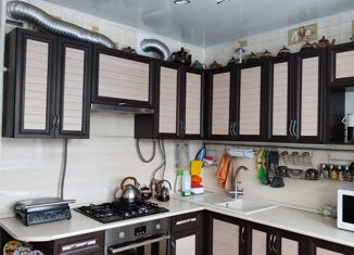 2-комнатная квартира на продажу, 56.7 м2, поселок Майский, улица Вавилова, 3