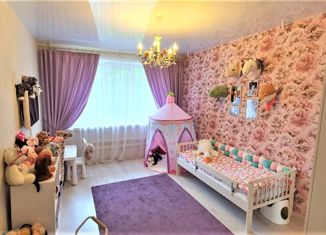 Продаю 3-ком. квартиру, 70 м2, Нижний Новгород, улица Свободы, 120, улица Свободы