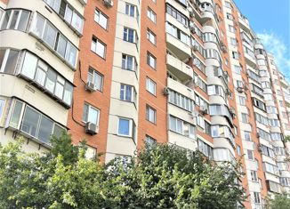 Продается двухкомнатная квартира, 60.7 м2, Москва, Митинская улица, 28к1, метро Митино