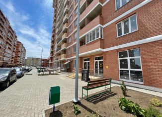 Продам 1-ком. квартиру, 35 м2, посёлок Российский, улица имени В.М. Комарова, 21
