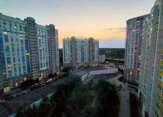 2-ком. квартира на продажу, 70 м2, Ростов-на-Дону, улица Скачкова, 60, ЖК Акварель