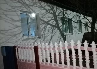 Продам дом, 100 м2, посёлок городского типа Базарный Карабулак, улица Радищева, 16