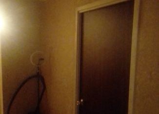 Продается 4-комнатная квартира, 74 м2, Колпино, Раумская улица, 11