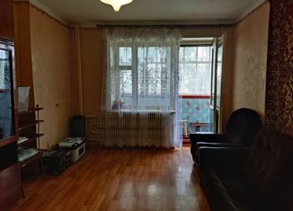 3-комнатная квартира на продажу, 60.8 м2, посёлок городского типа Волоконовка, улица Ленина, 35