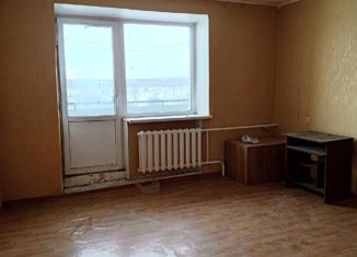 Продам 1-ком. квартиру, 31 м2, Каменск-Шахтинский, улица Троян, 5