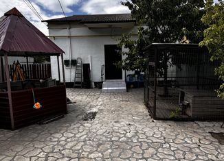 Продам 2-комнатную квартиру, 42.5 м2, Новошахтинск, улица 2-я Пятилетка, 6А