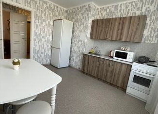 Сдается в аренду 2-ком. квартира, 60 м2, Татарстан, улица Братьев Батталовых, 20/1