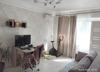 Продается трехкомнатная квартира, 47.5 м2, Ростовская область, улица Тружеников, 10