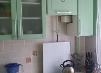 Продам 1-комнатную квартиру, 32 м2, Нижний Новгород, улица Левинка, 44, метро Буревестник